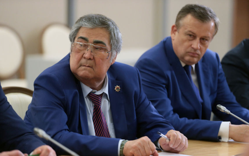 Тулеев рассказал о масштабной травле после пожара в Кемерово