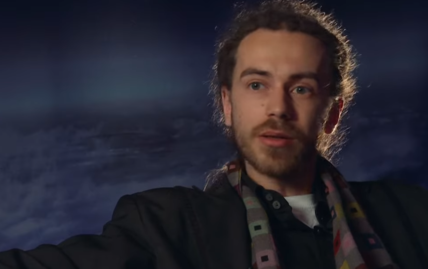 Кадр из трейлера фильма "С закрытыми окнами". Фото скриншот https://www.youtube.com/watch?v=an5U4LuTlSo&feature=youtu.be, Скриншот Youtube