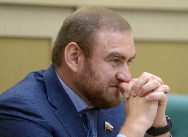 Рауф Арашуков арестован на два месяца. Фото РИА Новости