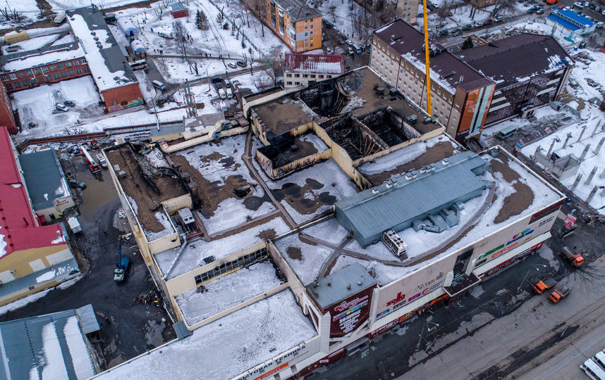 Один из крупнейших пожаров в России за последние сто лет произошёл в ТЦ "Зимняя вишня" 25 марта. Фото AFP