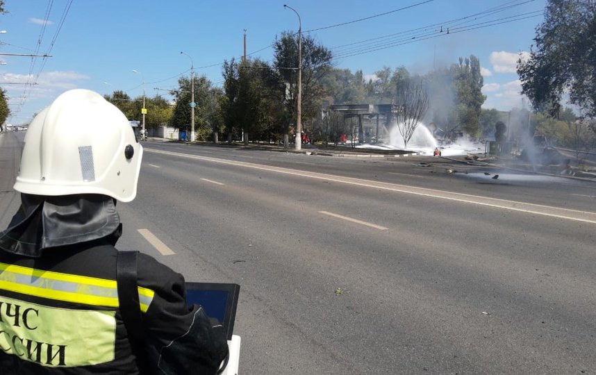 К ликвидации пожара привлекалось 70 человек и 21 единица техники. Фото 34.mchs.gov.ru