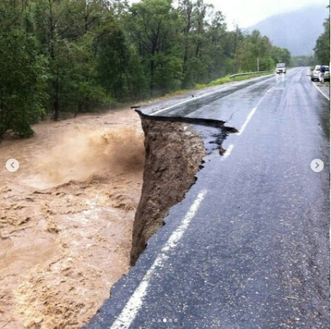 Обрушение моста в Сочи. Фото www.instagram.com/cataclysms_of_the_world