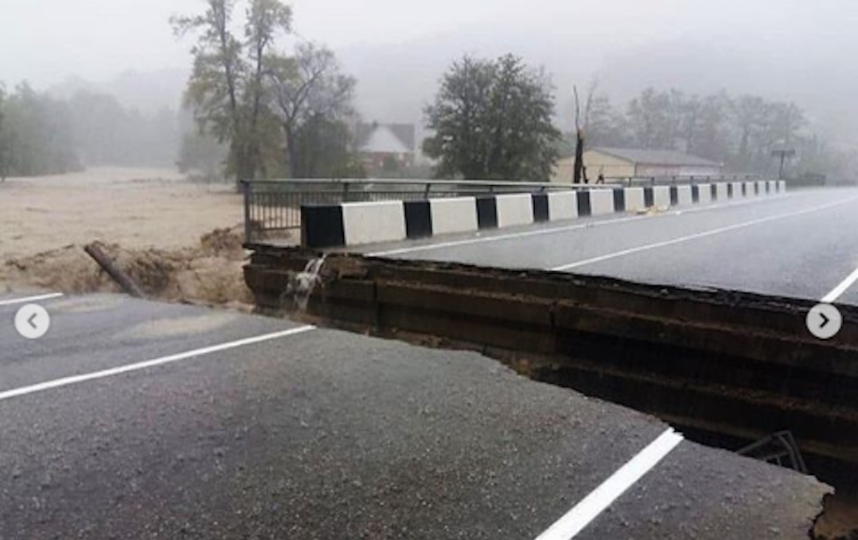 Фото очевидцев с места ЧП. Фото www.instagram.com/subochev028