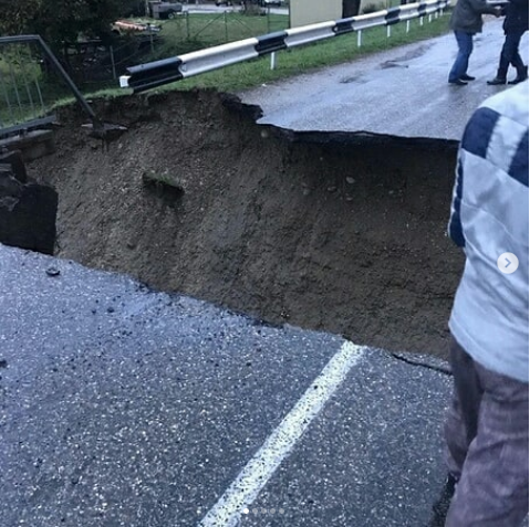Обрушение моста в Сочи. Фото www.instagram.com/cataclysms_of_the_world