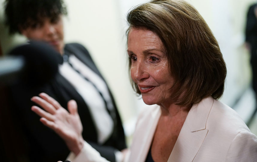 Тема мигрантов близка и самой Нэнси, её мать родилась в Италии. У самой женщины пятеро детей и уже 8 внуков. Фото AFP