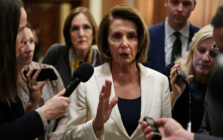 Тема мигрантов близка и самой Нэнси, её мать родилась в Италии. У самой женщины пятеро детей и уже 8 внуков. Фото AFP