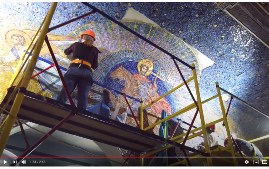 Сейчас в храме Минобороны идут отделочные работы. Фото скриншот Youtube /Фонд Воскресение