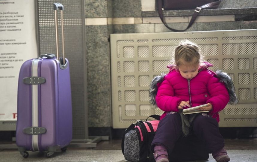 Восьмилетнюю девочку с "огромным чемоданом" задержали на вокзале в Сочи