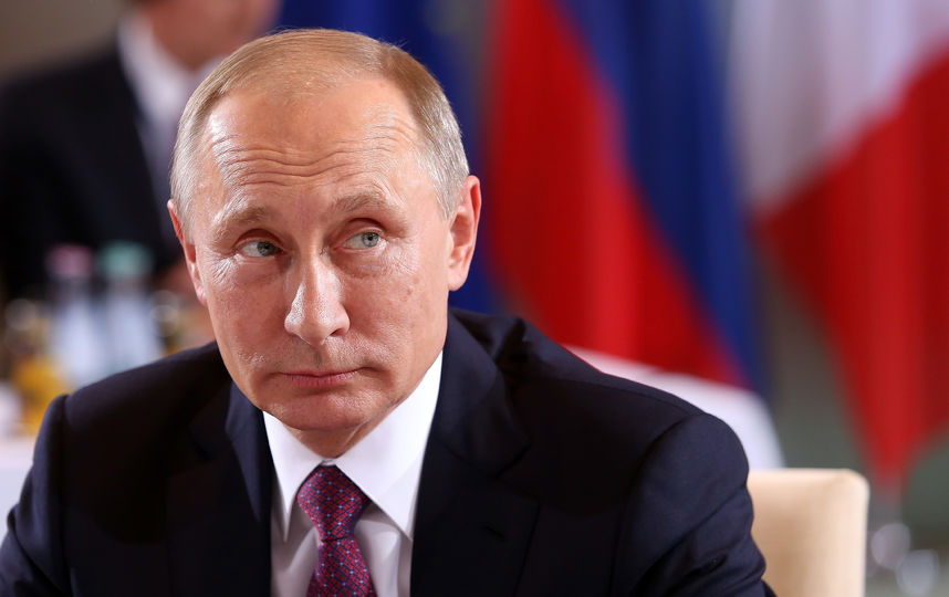 Владимир Путин подписал закон о контрсанкциях