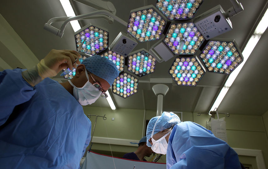 Выжившая при крушении самолёта под Хабаровском девочка летела без родителей. Фото Getty