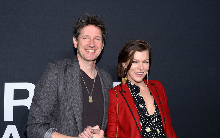 Милла Йовович с мужем Полом Андерсоном. Фото Getty