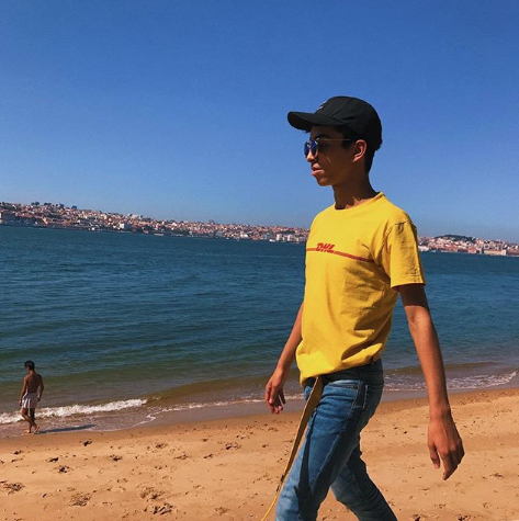 Французский артист Билал Хассани. Фото www.instagram.com/iambilalhassani