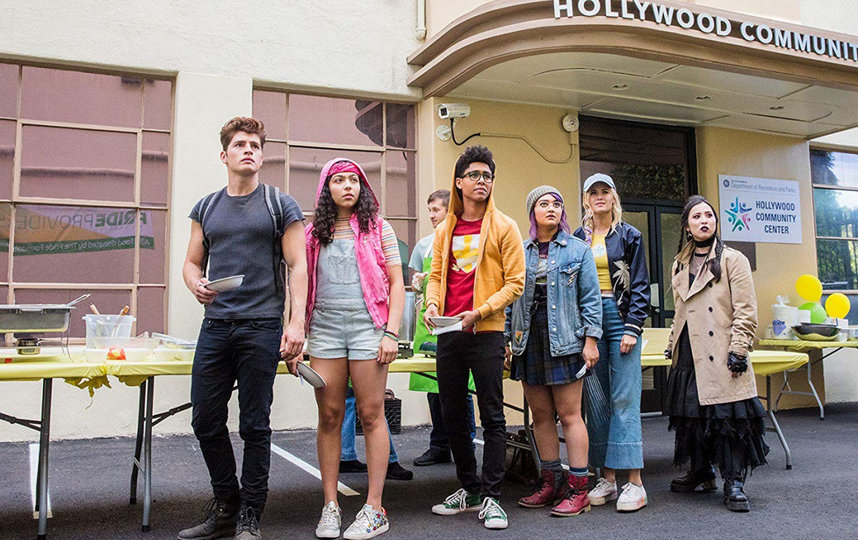 Кадр из сериала "Беглецы". Фото  Hulu, kinopoisk.ru