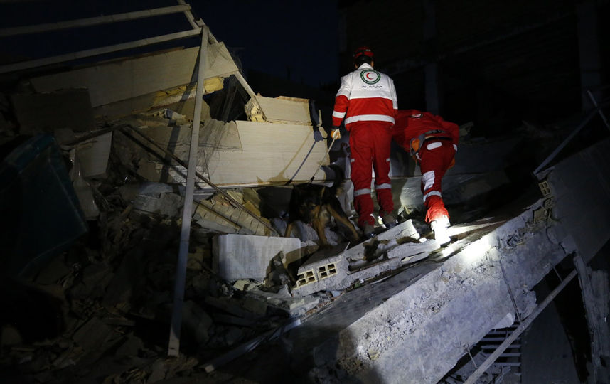 Число жертв землетрясения в Иране увеличилось до 200. Фото AFP