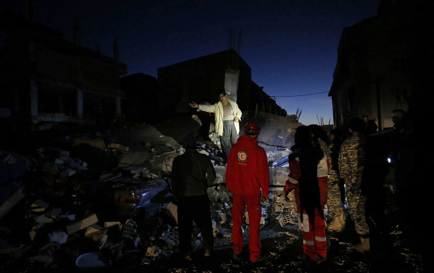 Число жертв землетрясения в Иране увеличилось до 200. Фото AFP