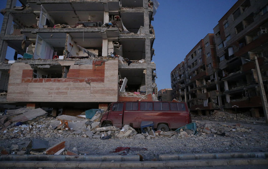 Число жертв землетрясения в Иране увеличилось до 200. Фото AFP