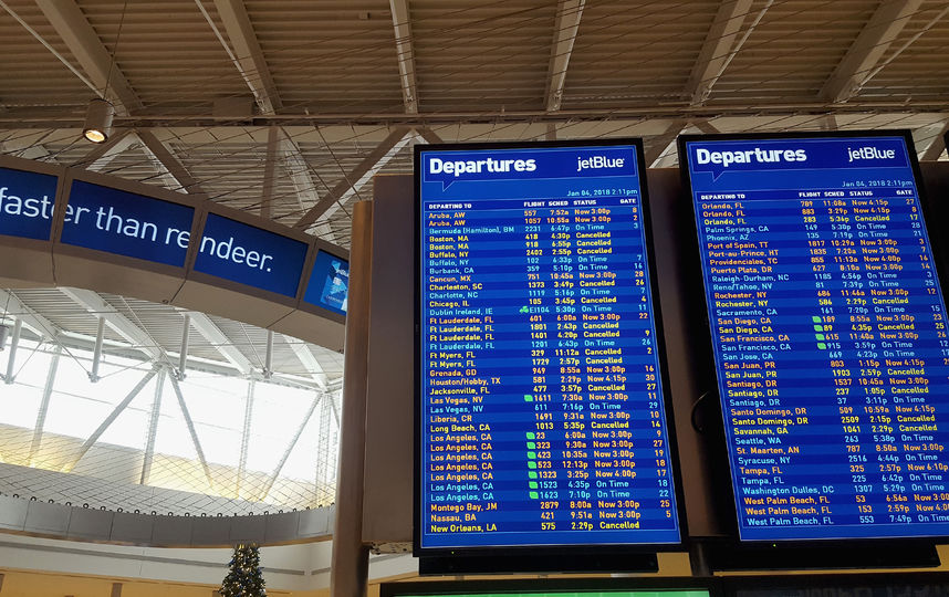 Табло аэропорта лос анджелес. Аэропорт лос анджелес. Информационное табло в аэропорту шереметьево. Маршрут от лос анджелеса до лас вегаса. Информационное табло в аэропорту.