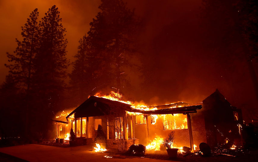 Пожары в Калифорнии уничтожили сотни тысяч домов. Фото Getty