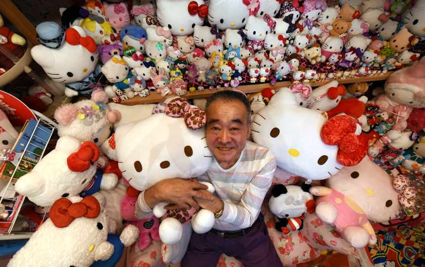 Отставной японский полицейский стал обладателем самой большой в мире коллекции кукол Hello Kitty. Фото AFP