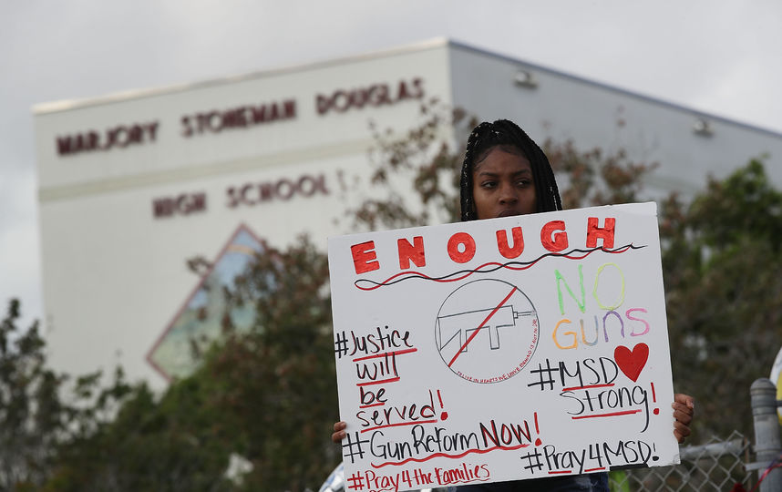 Очередное кровопролитие в Америке вновь подняло тему необходимости принятия мер по контролю за оборотом оружия в США, к которому безуспешно взывал предшественник Трампа демократ Барак Обама. Фото Getty