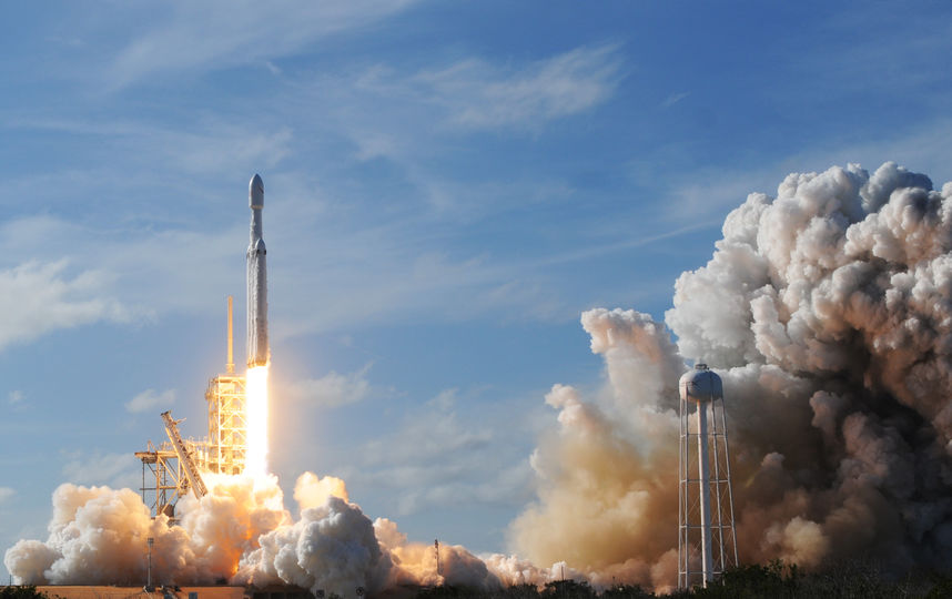 Запуск ракеты Falcon Heavy. Фото AFP