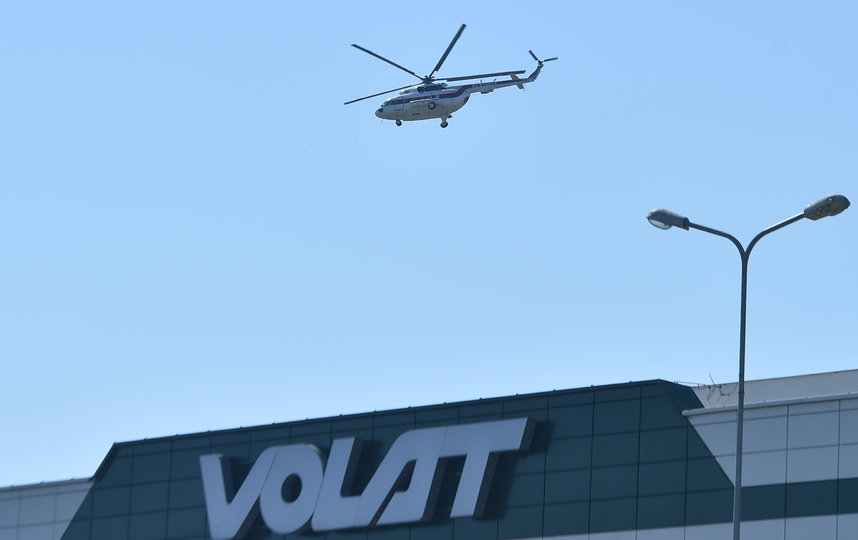 На завод глава республики прилетел на вертолёте. Фото AFP