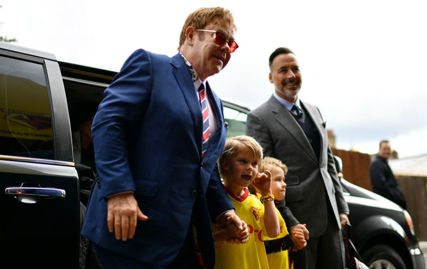 Элтон Джон с супругом и детьми. Фото Getty