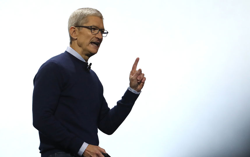 Глава компании Apple Тим Кук рассказал, что не разрешает своему племяннику заходить в соцсети