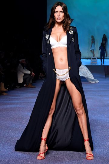 Шоу ETAM. Фото AFP