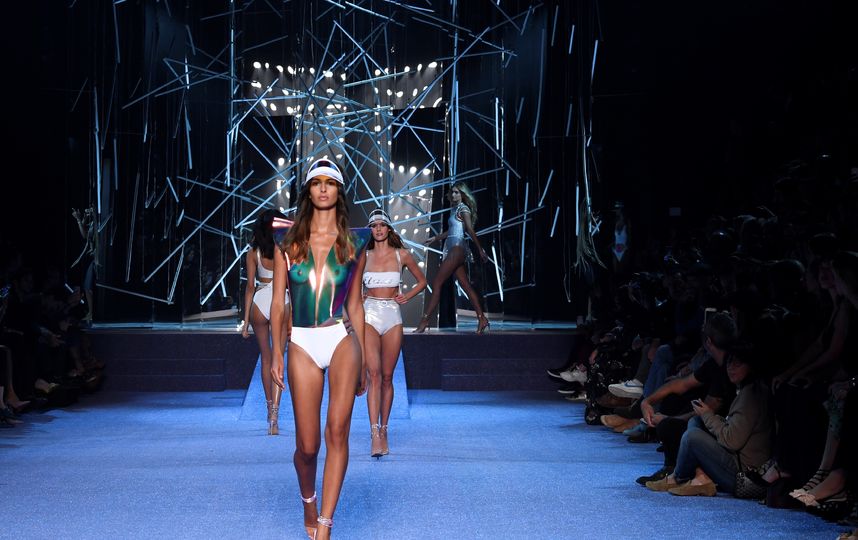 Шоу ETAM. Фото AFP