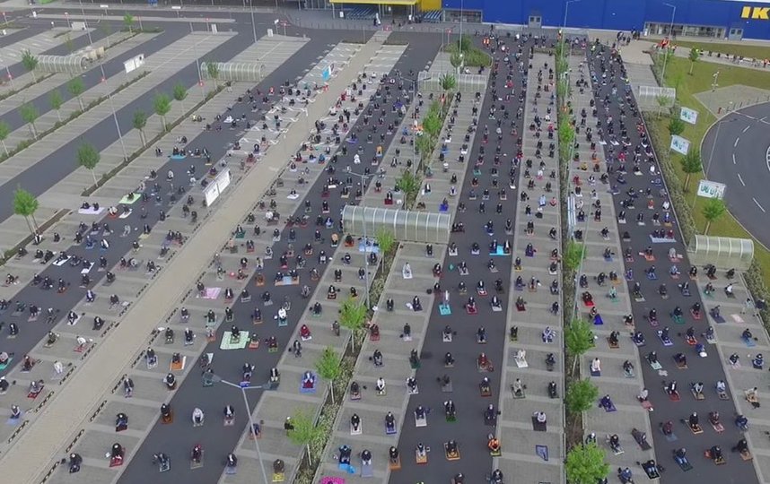 Так выглядел намаз с высоты птичьего полёта. Фото Facebook