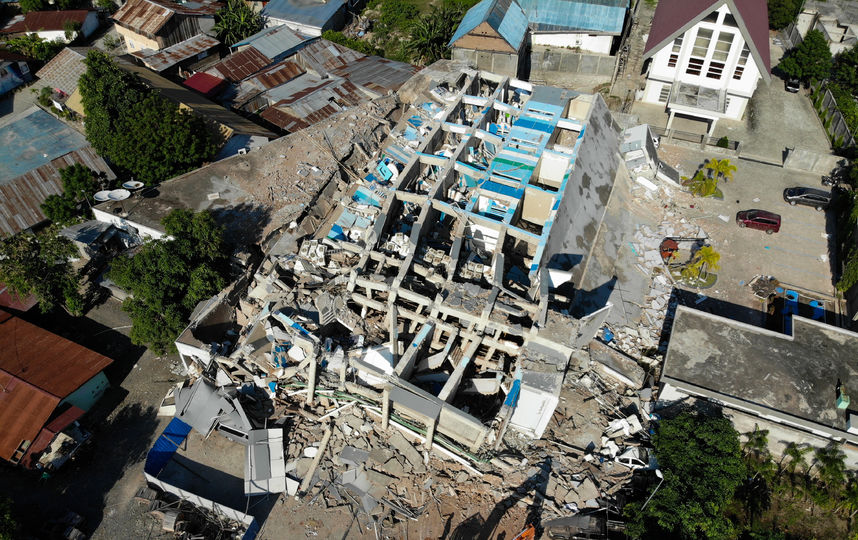 Последствия землетрясения и цунами в Индонезии. Фото AFP