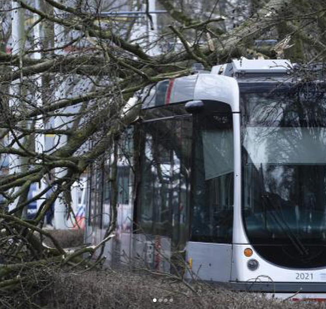 Ураган в Голландии. Фото Instagram @cristalespiedras