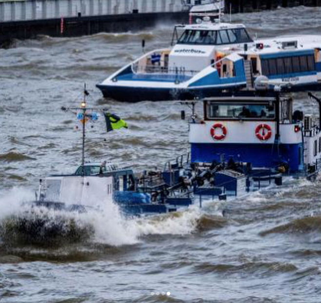 Ураган в Голландии. Фото Instagram @cristalespiedras