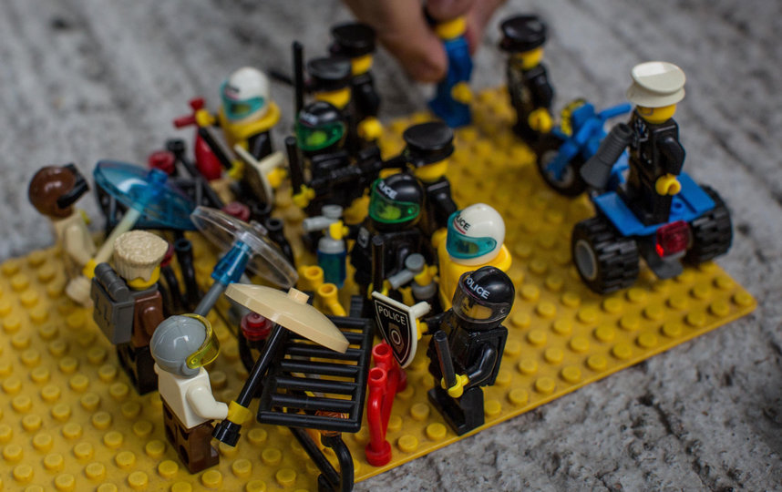 Из-за беспорядков в США Lego отказалась от рекламы с полицейскими