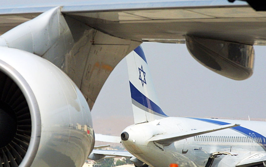 Израильский суд запретил пересаживать женщин в самолётах