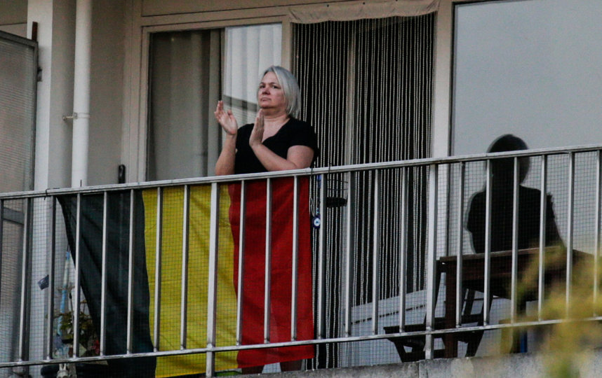 Жители Бельгии также поддерживают медиков аплодисментами. Фото AFP