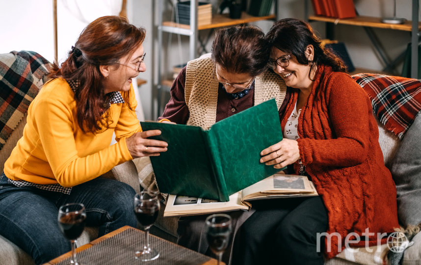Рассматривайте старые фото всей семьёй. Фото getty, "Metro"