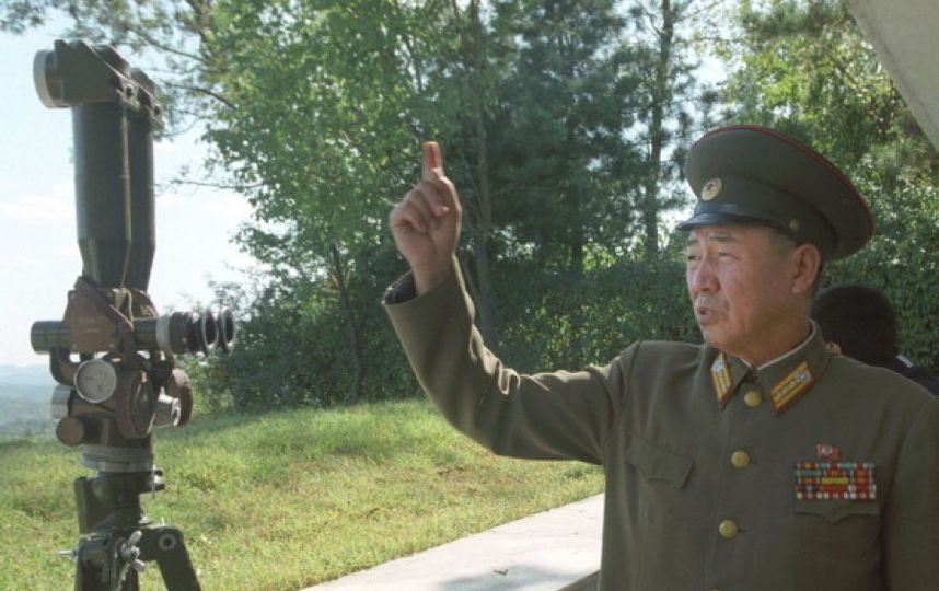 Ким Чен Ын приказал артиллерии быть готовой "сломать хребет врагу"