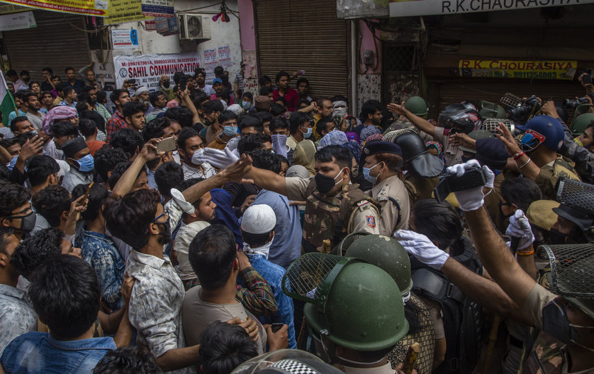 Более 8 млн людей остались без работы. Фото Getty