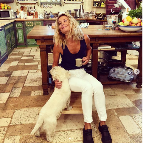 Телеведущая Юлия Высоцкая. Фото www.instagram.com/juliavysotskayaofficial