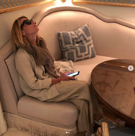 Телеведущая Юлия Высоцкая. Фото www.instagram.com/juliavysotskayaofficial