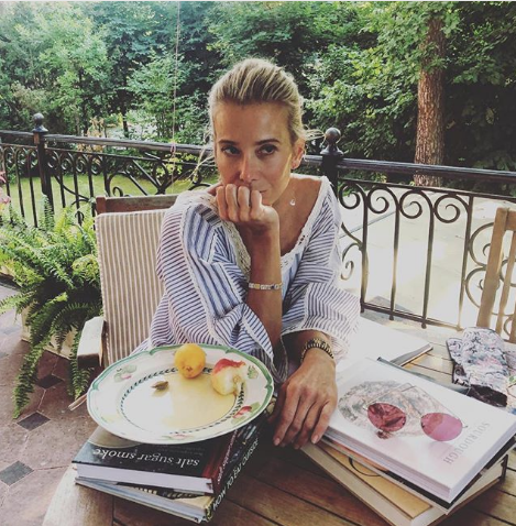 Телеведущая Юлия Высоцкая. Фото www.instagram.com/juliavysotskayaofficial