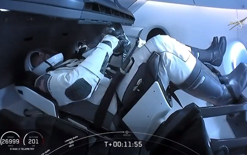 Корабль Crew Dragon успешно стартовал к МКС. Фото AFP