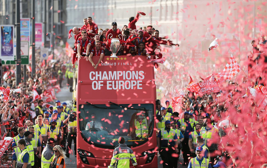 "Ливерпуль" провёл чемпионский парад: самые яркие фото