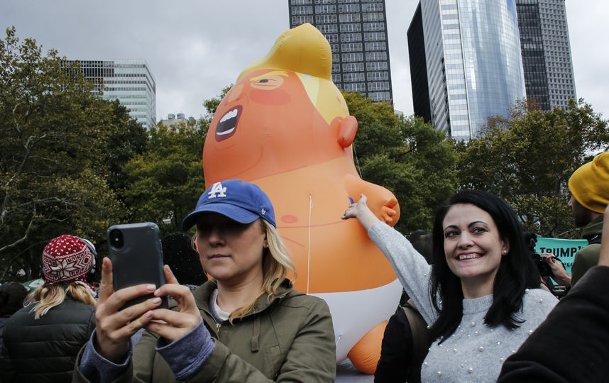 Воздушный шар "малыш Трамп" стал символом протестов. Фото Getty