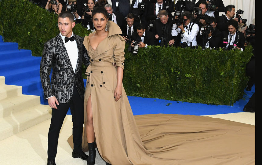 Приянка Чопра с женихом Ником Джонасом. Фото Getty