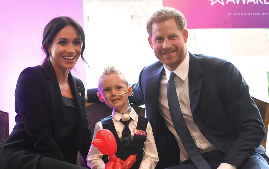 Меган и Гарри с малышом Макензи на WellChild Awards. Фото Getty