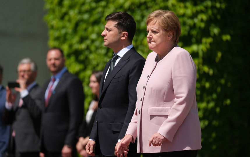 Меркель рассказала, почему почувствовала себя плохо на встрече с Зеленским