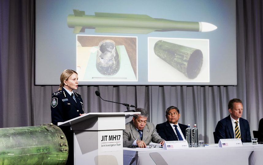 Пассажирский самолет Boeing-777 компании "Малайзийские авиалинии", выполнявший рейс MH17 из Амстердама в Куала-Лумпур, разбился 17 июля 2014 года на востоке Донецкой области. Фото AFP